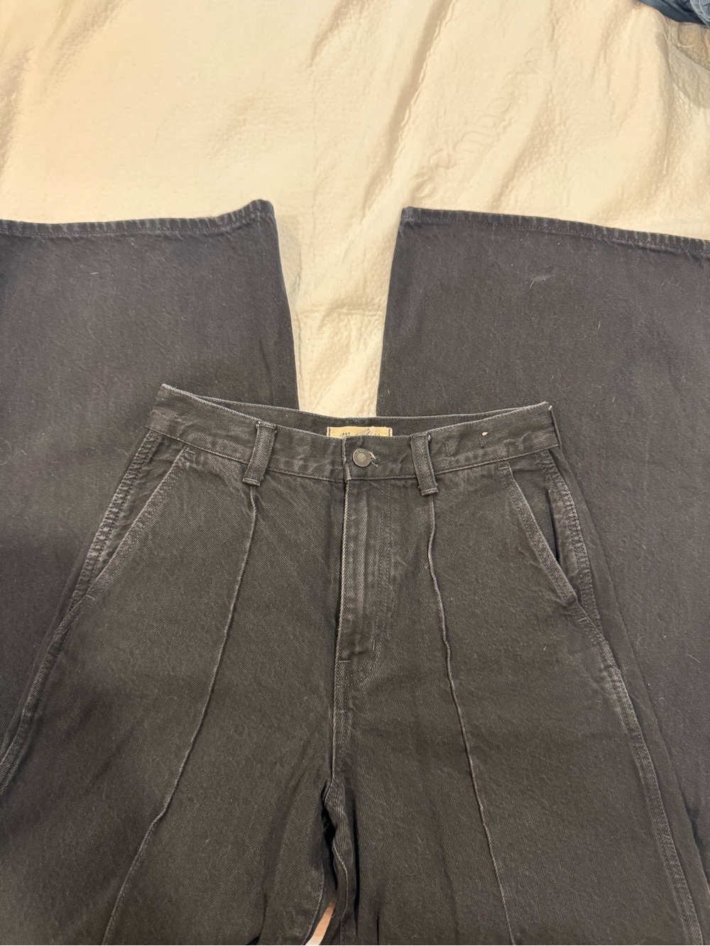 Madewell Women’s Charcoal Wide-Leg Jeans
